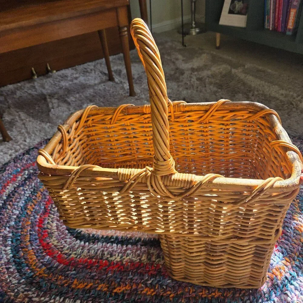 Heritage Stair Step Rattan Basket Hand Woven Wicker Rustic Cottage VTG Country